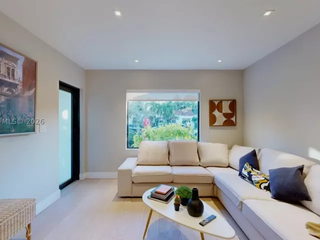 4-bedroom home for sale in Miami - 1277 SW 19th St - MondialRealty