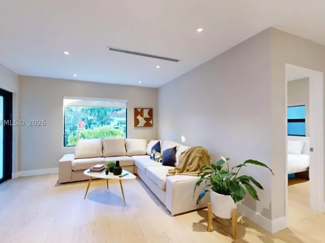 4-bedroom home for sale in Miami - 1277 SW 19th St - MondialRealty
