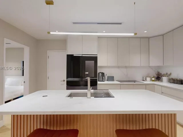 4-bedroom home for sale in Miami - 1277 SW 19th St - MondialRealty