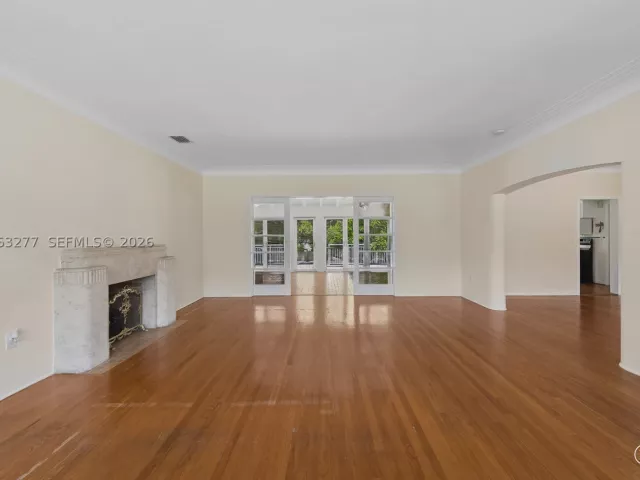 4-bedroom home for rent in Coral Gables - 2514 E Granada Blvd n/a - MondialRealty
