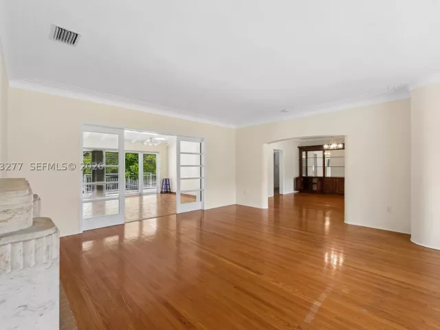 4-bedroom home for rent in Coral Gables - 2514 E Granada Blvd n/a - MondialRealty