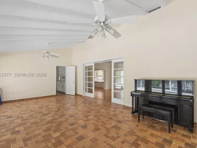 4-bedroom home for rent in Coral Gables - 2514 E Granada Blvd n/a - MondialRealty