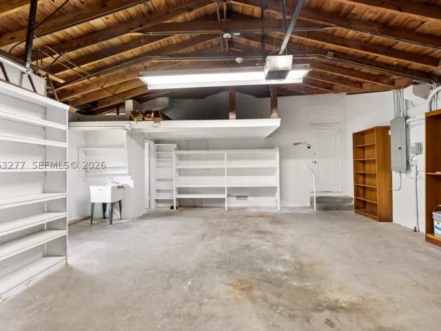 4-bedroom home for rent in Coral Gables - 2514 E Granada Blvd n/a - MondialRealty