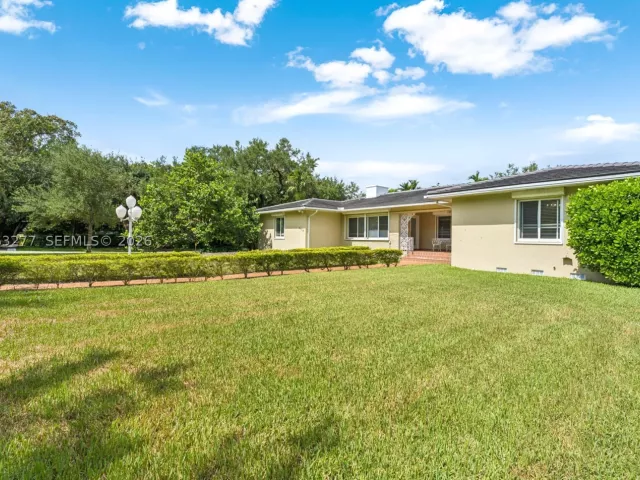 4-bedroom home for rent in Coral Gables - 2514 E Granada Blvd n/a - MondialRealty