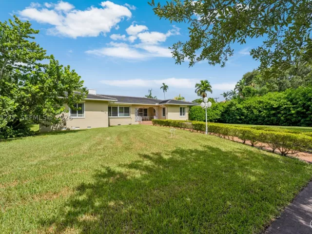 4-bedroom home for rent in Coral Gables - 2514 E Granada Blvd n/a - MondialRealty