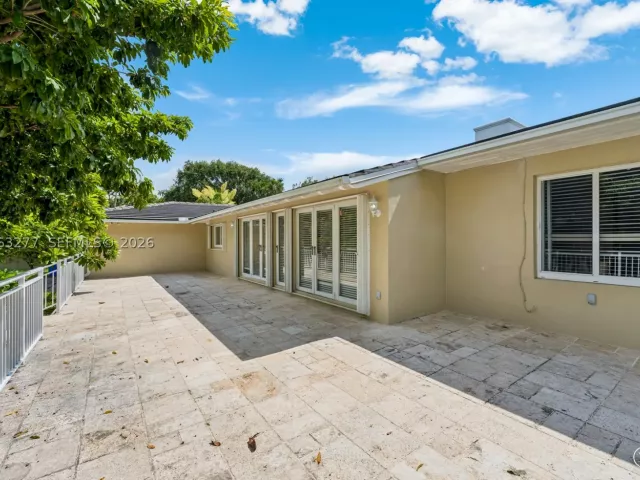 4-bedroom home for rent in Coral Gables - 2514 E Granada Blvd n/a - MondialRealty