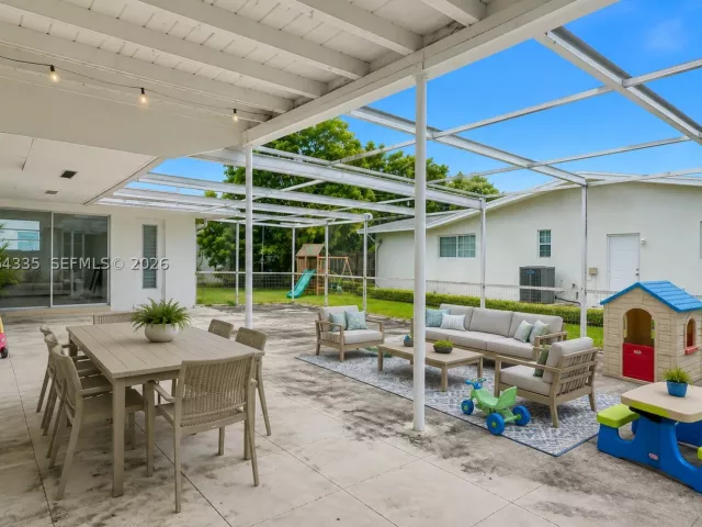 3-bedroom home for rent in Miami - 17355 NE 7th Ave - MondialRealty