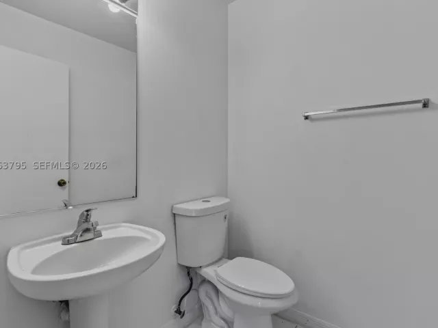4-bedroom home for sale in Miami - 14156 SW 163rd Ter - MondialRealty