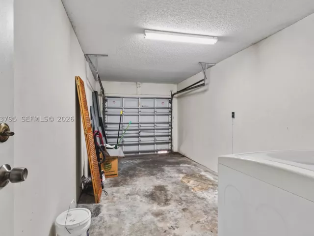 4-bedroom home for sale in Miami - 14156 SW 163rd Ter - MondialRealty