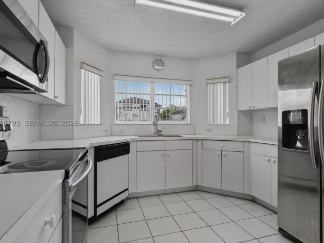 4-bedroom home for sale in Miami - 14156 SW 163rd Ter - MondialRealty