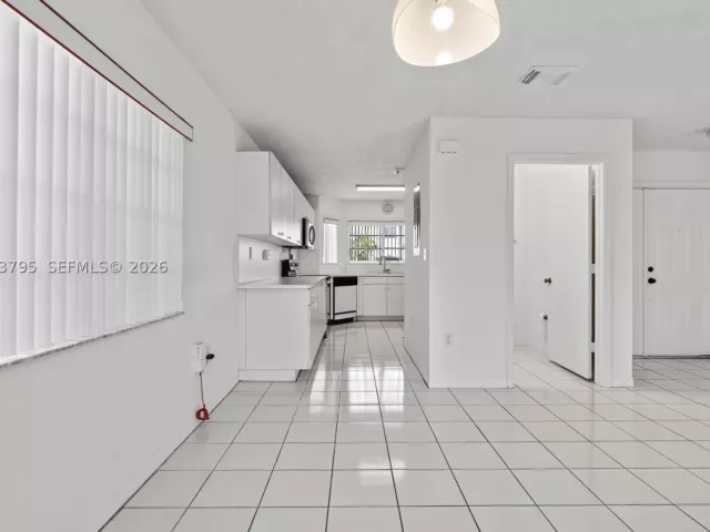 4-bedroom home for sale in Miami - 14156 SW 163rd Ter - MondialRealty