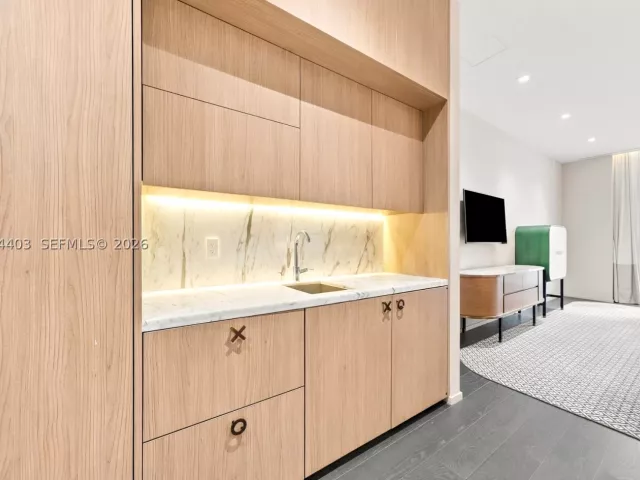 condo for sale in Miami - 801 S Miami Ave 610 - MondialRealty