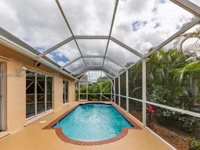 4-bedroom home for sale in Pembroke Pines - 19334 NW 12th St - MondialRealty