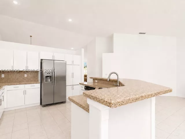 4-bedroom home for sale in Pembroke Pines - 19334 NW 12th St - MondialRealty