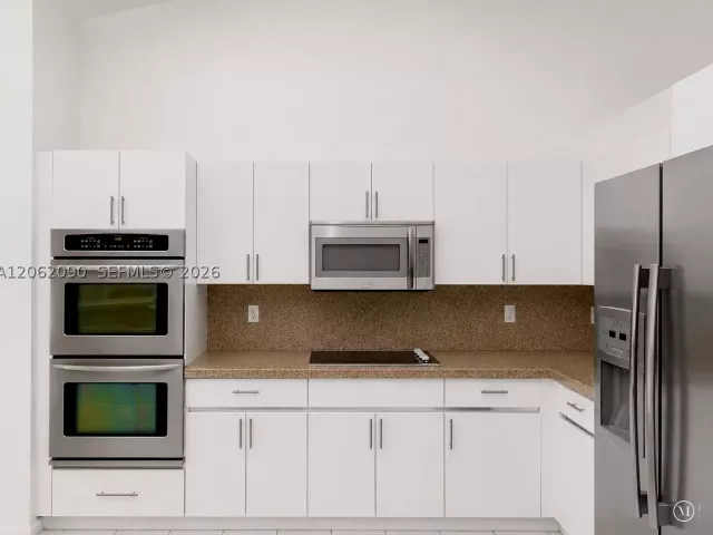 4-bedroom home for sale in Pembroke Pines - 19334 NW 12th St - MondialRealty