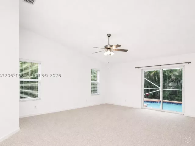 4-bedroom home for sale in Pembroke Pines - 19334 NW 12th St - MondialRealty
