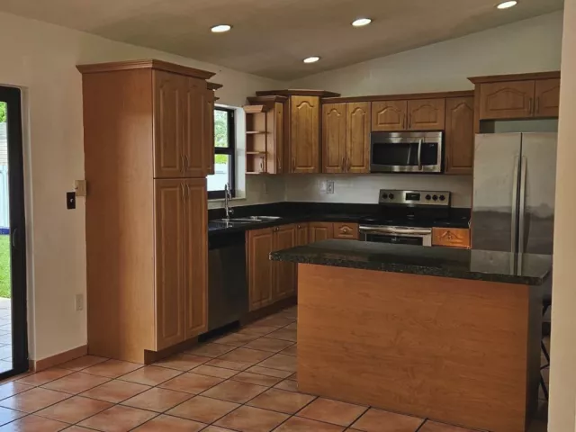 3-bedroom home for rent in Miami - 14765 SW 82nd St - MondialRealty