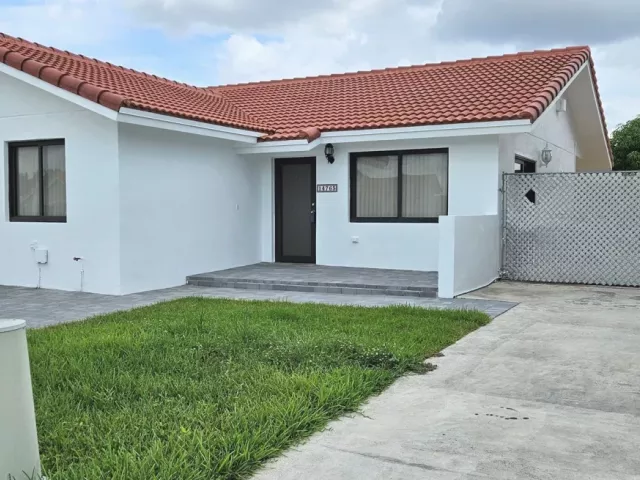 3-bedroom home for rent in Miami - 14765 SW 82nd St - MondialRealty
