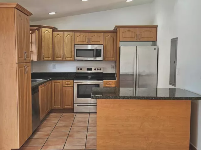 3-bedroom home for rent in Miami - 14765 SW 82nd St - MondialRealty