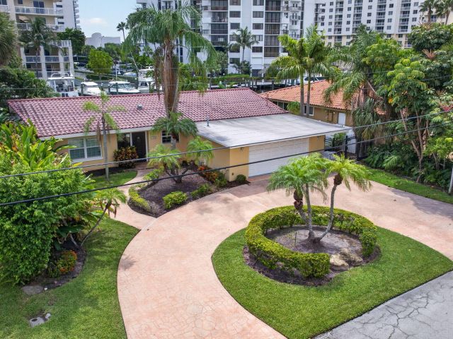 3-bedroom home for sale in Pompano Beach - 1390 E Terra Mar Drive - MondialRealty