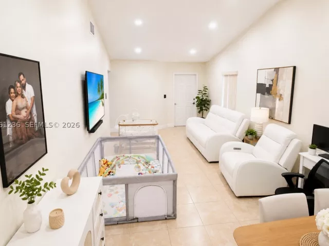 3-bedroom home for rent in Miami - 8381 SW 148th Ave 0 - MondialRealty