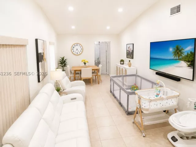 3-bedroom home for rent in Miami - 8381 SW 148th Ave 0 - MondialRealty