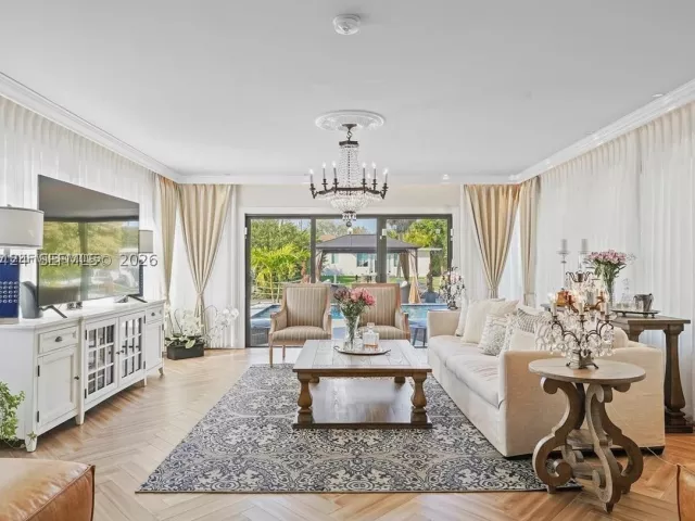 5-bedroom home for rent in Miami Beach - 1625 Daytonia Rd - MondialRealty