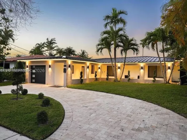 5-bedroom home for rent in Miami Beach - 1625 Daytonia Rd - MondialRealty