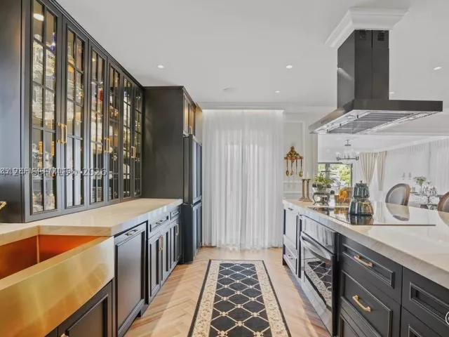 5-bedroom home for rent in Miami Beach - 1625 Daytonia Rd - MondialRealty