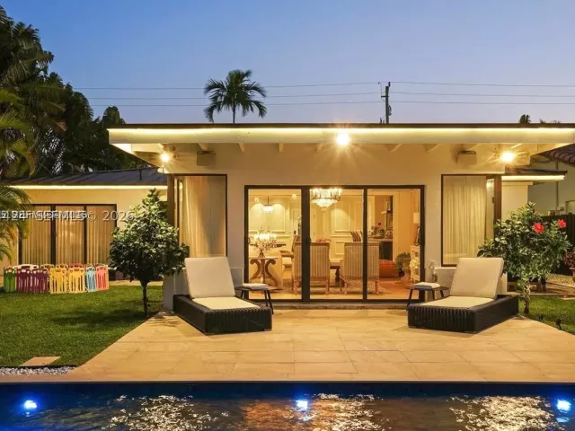 5-bedroom home for rent in Miami Beach - 1625 Daytonia Rd - MondialRealty