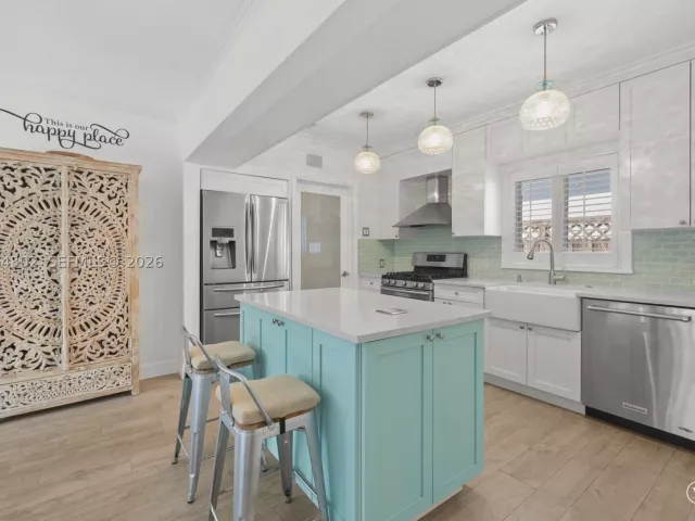 3-bedroom home for sale in Miami - 711 NE 72nd Ter - MondialRealty