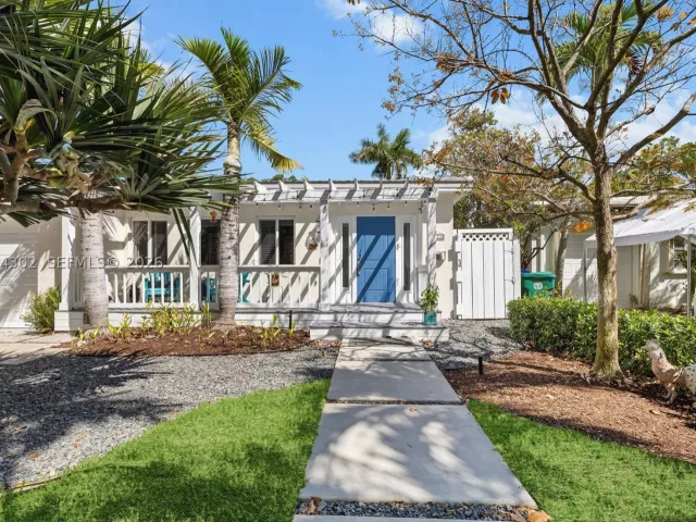 3-bedroom home for sale in Miami - 711 NE 72nd Ter - MondialRealty