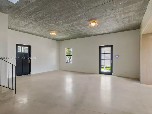 3-bedroom home for rent in Miami - 3620 Plaza Street - MondialRealty