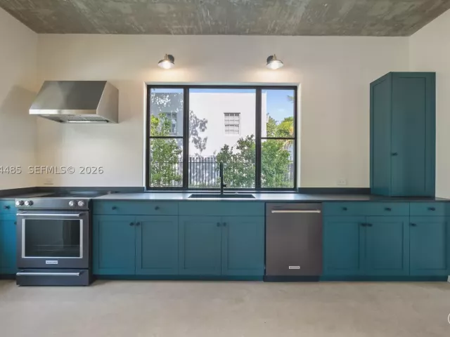 3-bedroom home for rent in Miami - 3620 Plaza Street - MondialRealty