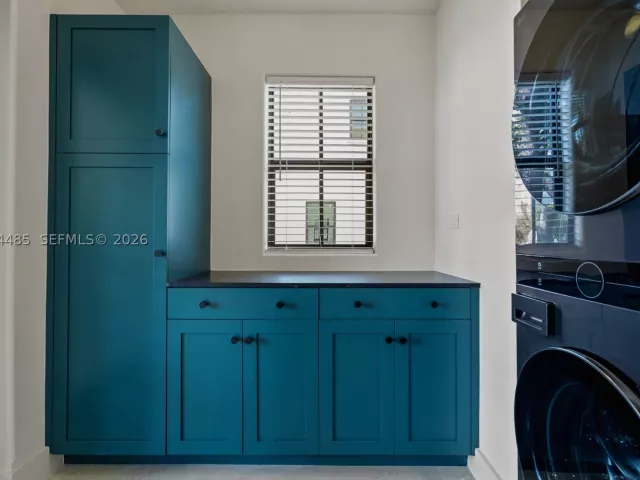 3-bedroom home for rent in Miami - 3620 Plaza Street - MondialRealty