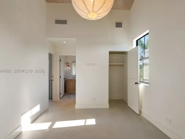 3-bedroom home for rent in Miami - 3620 Plaza Street - MondialRealty