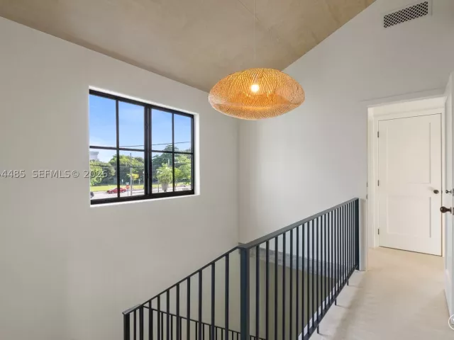 3-bedroom home for rent in Miami - 3620 Plaza Street - MondialRealty