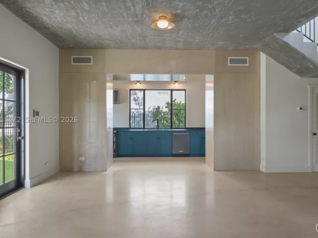 3-bedroom home for rent in Miami - 3603 Thomas Ave - MondialRealty