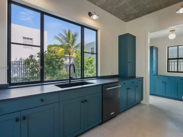 3-bedroom home for rent in Miami - 3603 Thomas Ave - MondialRealty