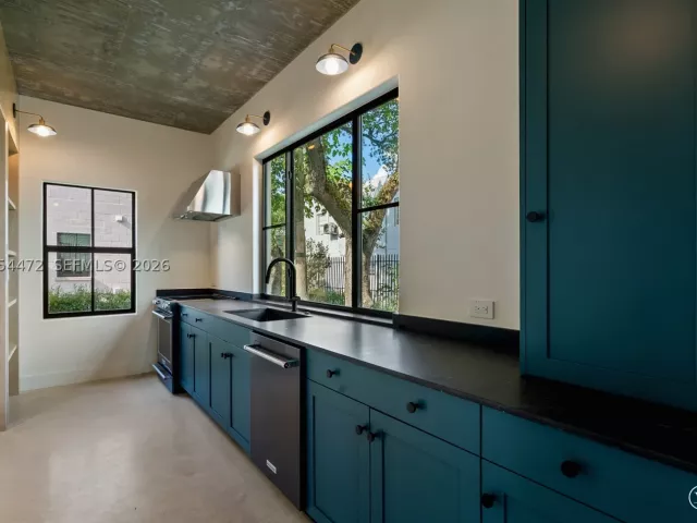 3-bedroom home for rent in Miami - 3603 Thomas Ave - MondialRealty