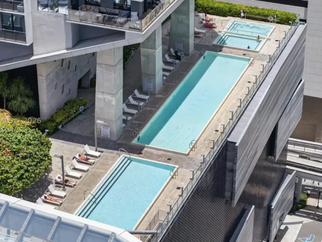 2-bedroom condo for rent in Miami - 68 SE 6th St 3311 - MondialRealty