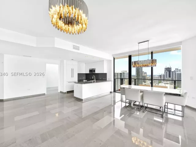 2-bedroom condo for rent in Miami - 68 SE 6th St 3311 - MondialRealty