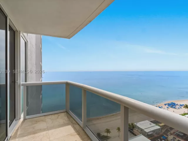 2-bedroom condo for sale in Sunny Isles Beach - 18911 Collins Ave 2103 - MondialRealty