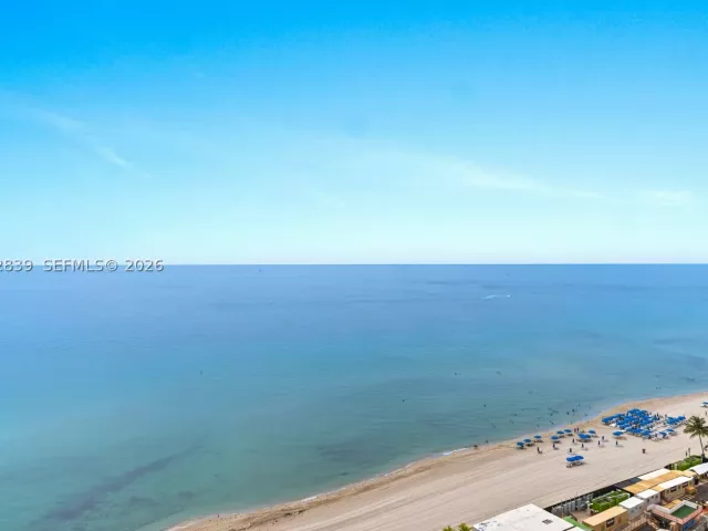 2-bedroom condo for sale in Sunny Isles Beach - 18911 Collins Ave 2103 - MondialRealty