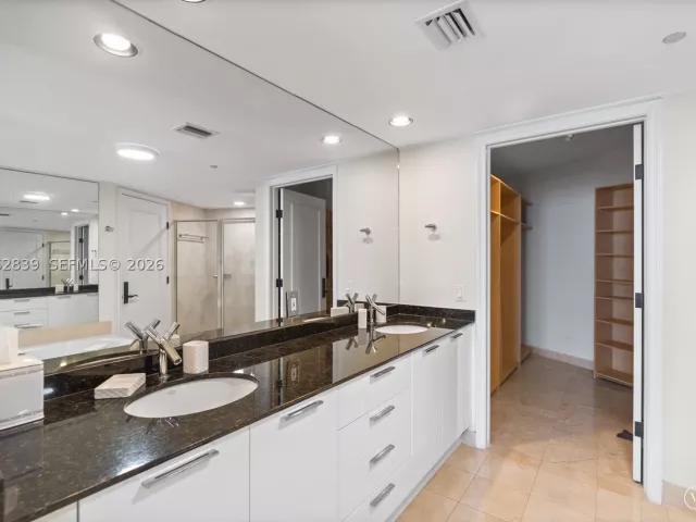 2-bedroom condo for sale in Sunny Isles Beach - 18911 Collins Ave 2103 - MondialRealty