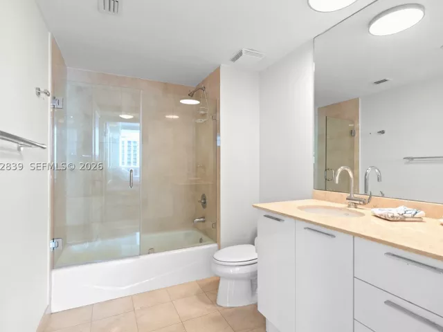 2-bedroom condo for sale in Sunny Isles Beach - 18911 Collins Ave 2103 - MondialRealty