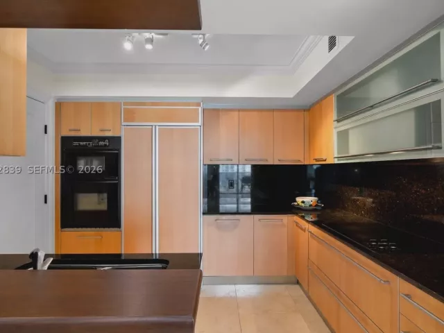 2-bedroom condo for sale in Sunny Isles Beach - 18911 Collins Ave 2103 - MondialRealty