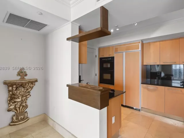 2-bedroom condo for sale in Sunny Isles Beach - 18911 Collins Ave 2103 - MondialRealty