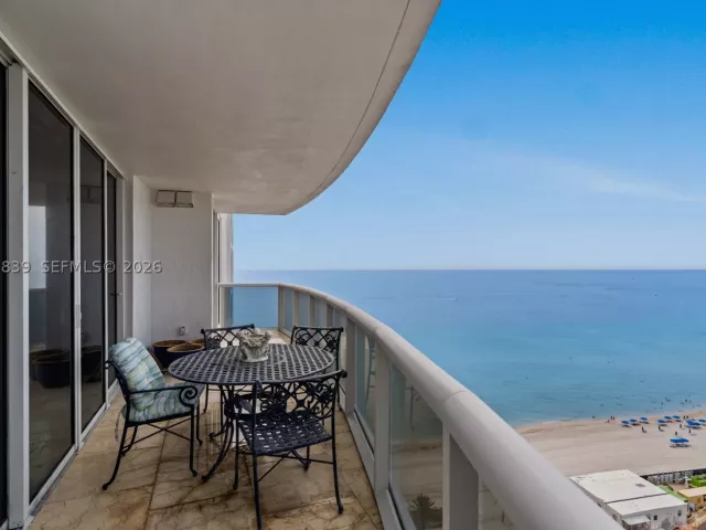 2-bedroom condo for sale in Sunny Isles Beach - 18911 Collins Ave 2103 - MondialRealty