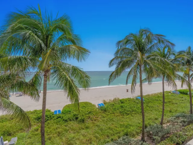 2-bedroom condo for sale in Sunny Isles Beach - 18911 Collins Ave 2103 - MondialRealty